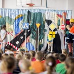 Bezpieczni w poblizu budowy_spektakl w szkole